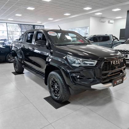 TOYOTA HILUX 2.8 D-4D TURBO DIESEL CD GR-S 4X4 AUTOMÁTICO TOYOTA HILUX 2.8 D-4D TURBO DIESEL CD GR-S 4X4 AUTOMÁTICO